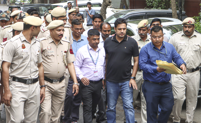 Assam Police at Pawan Khera's residence in national capital, Delhi Police assisting